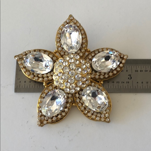 Signed Cara N.Y. Large Gold tone Brooch Bling - Picture 2 of 7